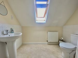 En-Suite (Second Floor)- click for photo gallery